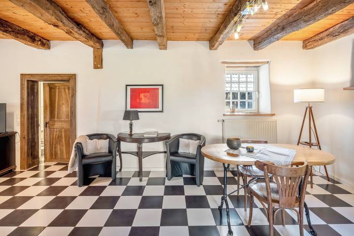 Entire apartment, Apartment 'Alter Pferdestall' with Shared Terrace, Shared Garden and Wi-Fi in Neuenrade, Märkischer Kreis