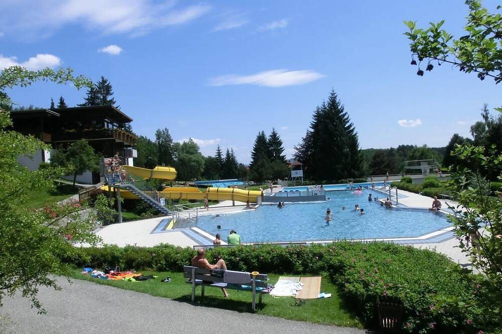 Ferienhaus Jägerpark Viechtach 20, Hallenbad, Wlan und Energiekosten inklusive in Viechtach, Ostbayern