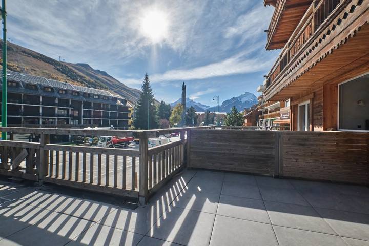 Geheel appartement, Appartement 'Marmotte 101' met uitzicht op de bergen, privéterras en balkon in Mont-de-Lans, Les Deux Alpes