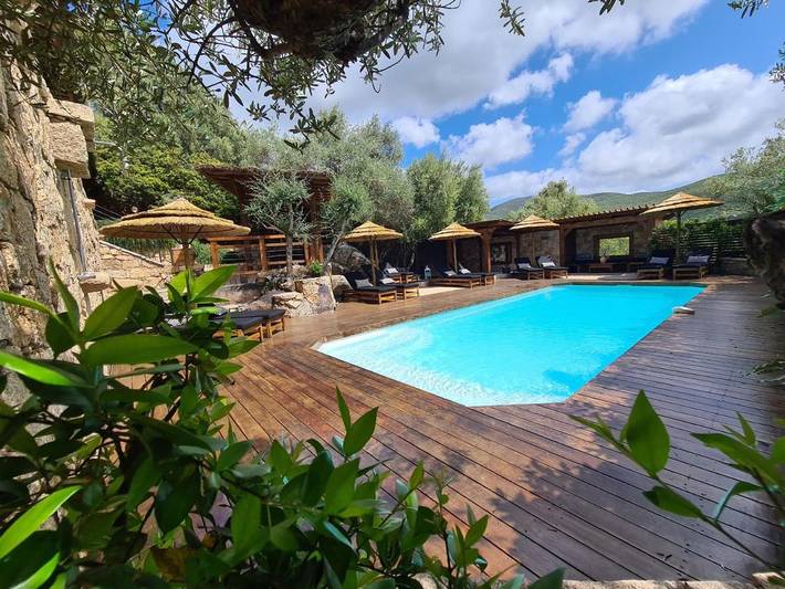 Chambre d’hôte pour 2 personnes, avec Terrasse et Jacuzzi ainsi que Jardin et Piscine à Albitreccia