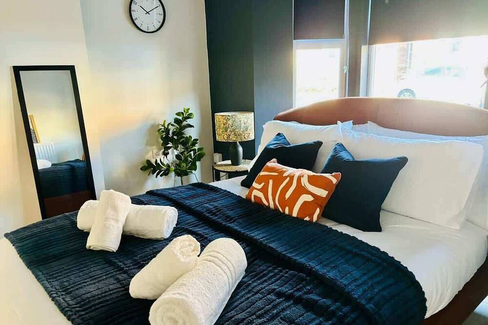 8 Beds, Sleeps up to 11, Gloucester City Centre in Gloucester (UK), Gloucestershire