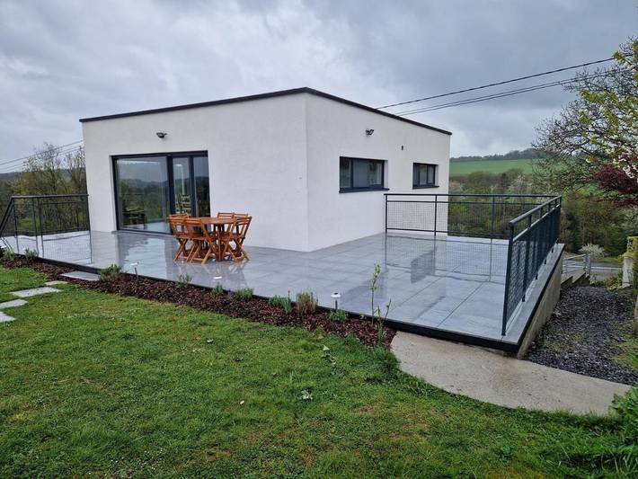 Gîte pour 5 personnes, avec jardin et vue, adapté aux familles dans Chevetogne