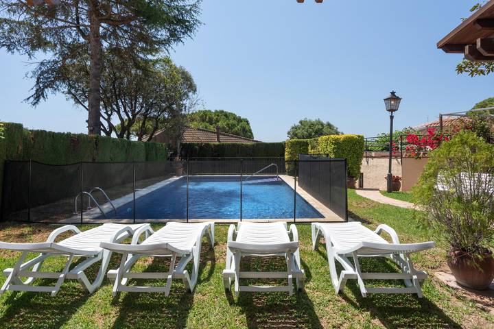 Chalet para 8 personas, con vistas al mar además de terraza y jardín en Maresme - 2