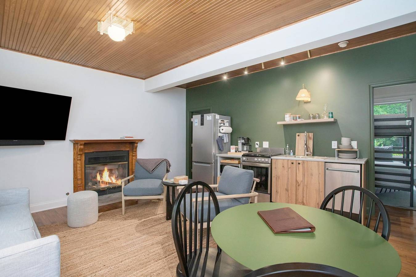 Apartamento entero, The Neighborhood Hotel Grand Beach Suite 6 - Two Bedroom w Bunk in Condado de Berrien