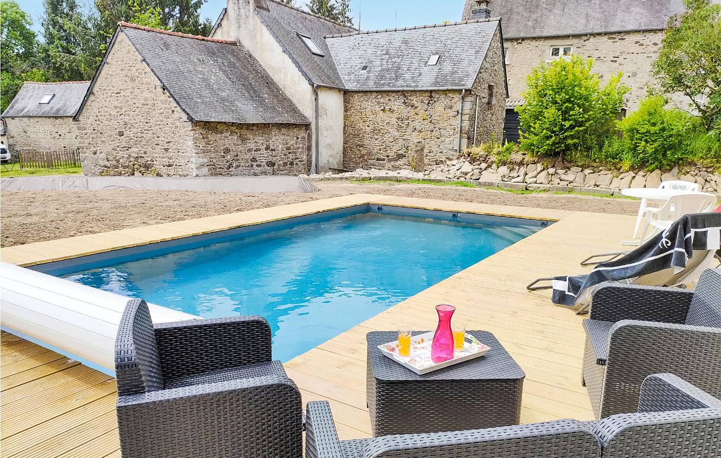 Séjour à Canihuel : Apt de 85m2 avec piscine et jardin in Canihuel, Région de Guingamp