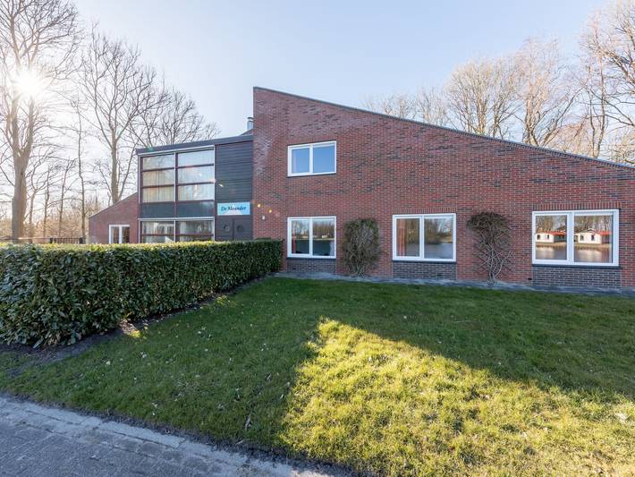 Maison de vacances pour 36 personnes, avec terrasse et piscine, adapté aux familles dans Drenthe