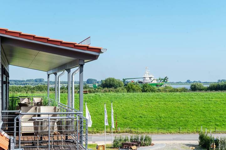 Ferienwohnung für 4 Personen, mit Sauna und Balkon sowie Garten in Grünendeich