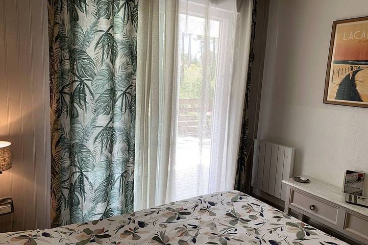 Appartement entier, Chalet Mavalear naturiste La Jenny - 2 personnes in Le Porge, Parc naturel régional du Médoc