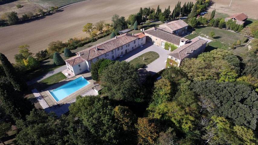 Gîte pour 6 personnes, avec jardin ainsi que piscine et vue à Airoux - 2