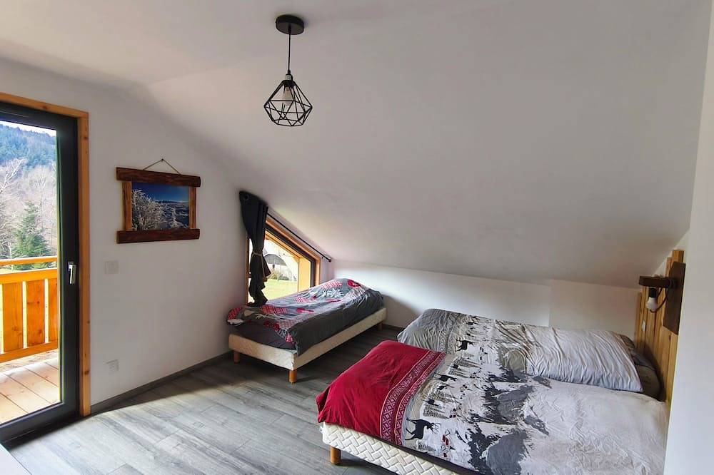 7pers chalet with petanque court, sauna, table soccer in Anould, Saint-Dié-des-Vosges