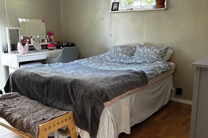 Cozy house with sea views, a spacious deck, and a beautiful garden in Nacka, Stockholmer Schärengarten