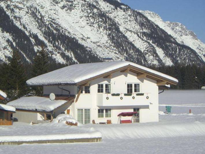 Ferienwohnung für 4 Personen, mit Terrasse und Garten in Leutasch