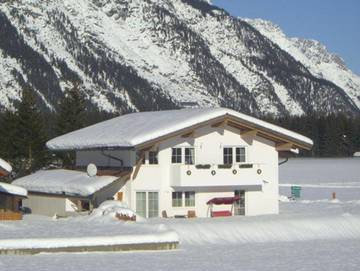 Ferienwohnung für 4 Personen, mit Garten und Terrasse in Leutasch