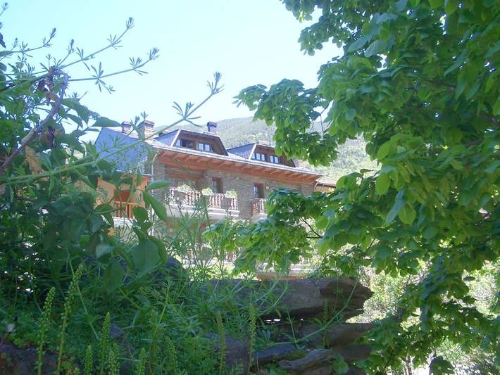 Gîte pour 6 personnes, avec balcon et vue à Alins - 4