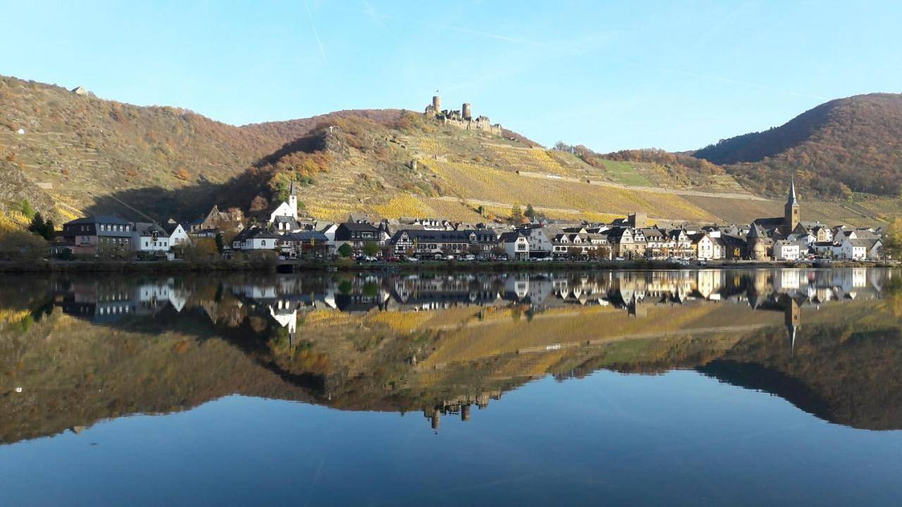 Gästehaus Burgberg, Weinhaus Fries in Löf, Osteifel