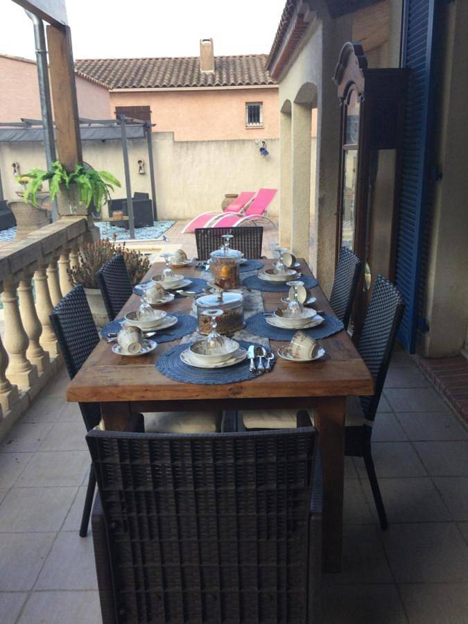 Chambre d’hôte pour 2 personnes, avec Terrasse et Jardin ainsi que Piscine et Vue