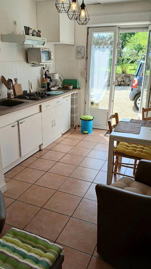 Location de vacances pour 2 personnes, avec terrasse et jardin à Kermaria-Sulard - 3