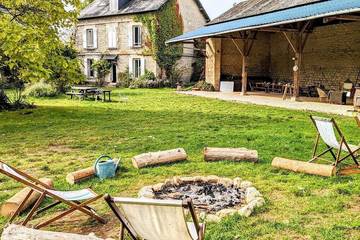 Cottage pour 35 personnes, avec jacuzzi et jardin à Chivres-Val
