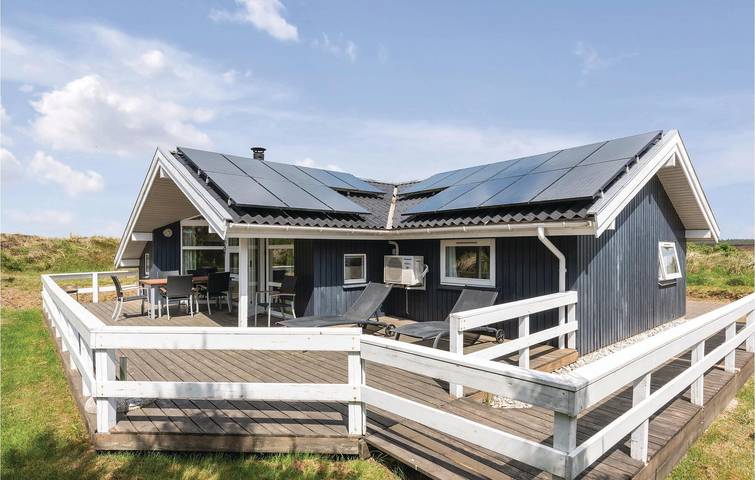 Vakantiehuis voor 6 personen, with whirlpool and terras as well as sauna in Henne Strand