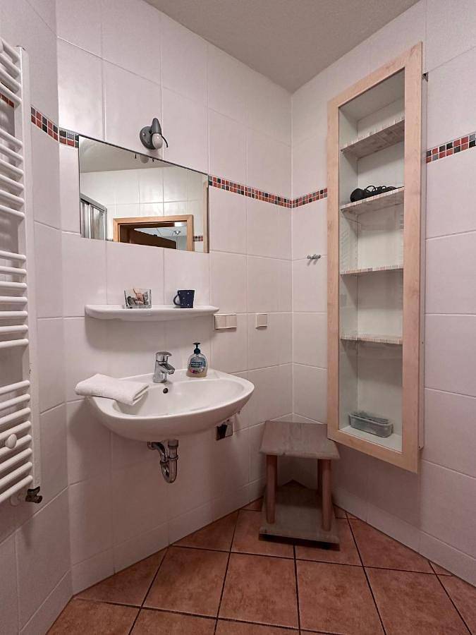 Ferienwohnung für 3 Personen, mit Terrasse und Garten sowie Sauna und Ausblick in Sauzin - 3