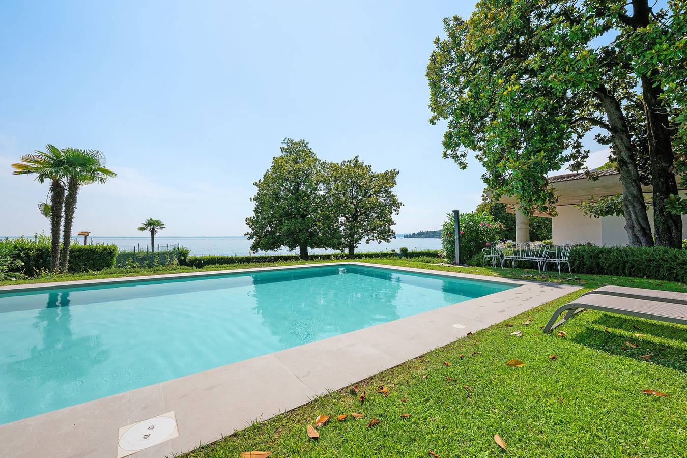 Appartamento intero, Appartamento 'Alessandra' con vista lago, Wi-Fi e aria condizionata in Corno (Garda), Garda
