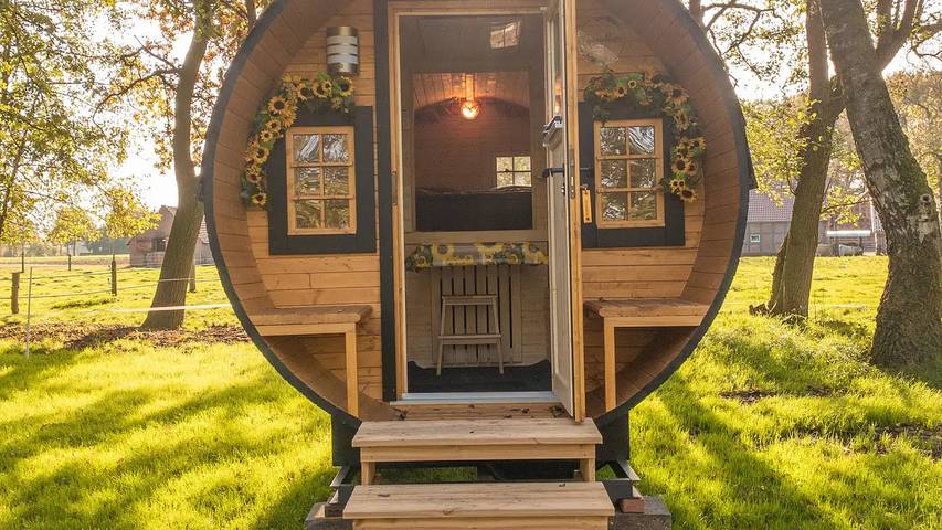 Wohnmobil für 4 Personen, mit Sauna und Garten in Niedersachsen - 2