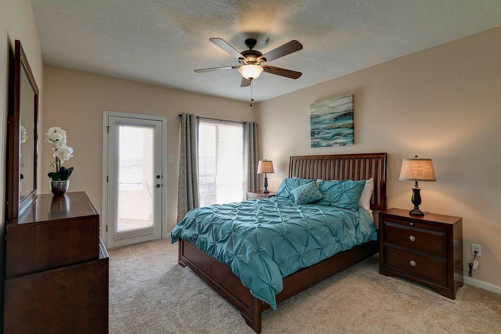 Ganze Wohnung, Villa Vista Azul auf der Insel; ein einzigartiges und erholsames Seeerlebnis. in Lago Vista, Lake Travis