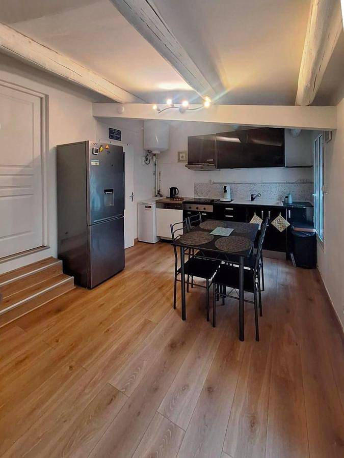 Gîte pour 4 personnes, avec terrasse à La Fare-les-Oliviers - 4