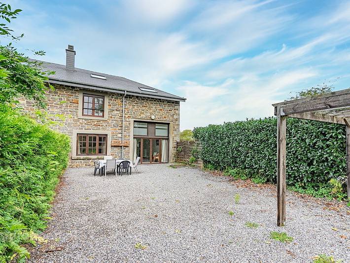 Location de vacances pour 15 personnes, avec terrasse et balcon/terrasse à Rendeux