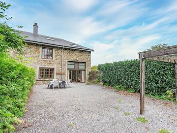 Location de vacances pour 15 personnes, avec balcon/terrasse et terrasse dans Marcourt