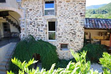 Gîte pour 6 personnes, avec vue et terrasse à Gagnières