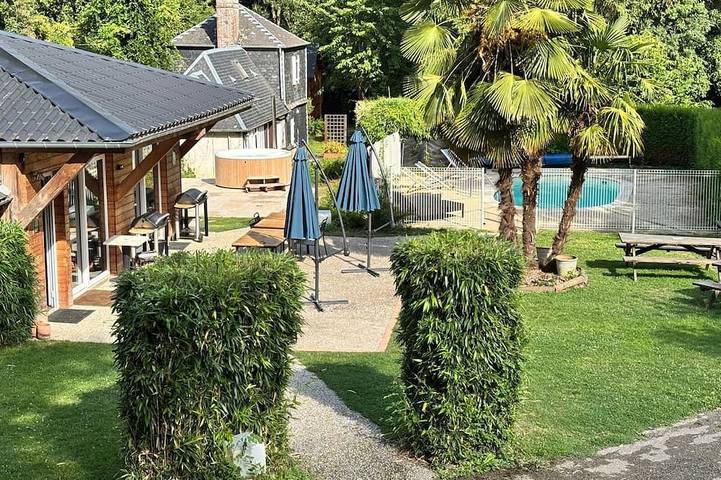 Gîte pour 25 personnes, avec sauna et jacuzzi dans Piencourt