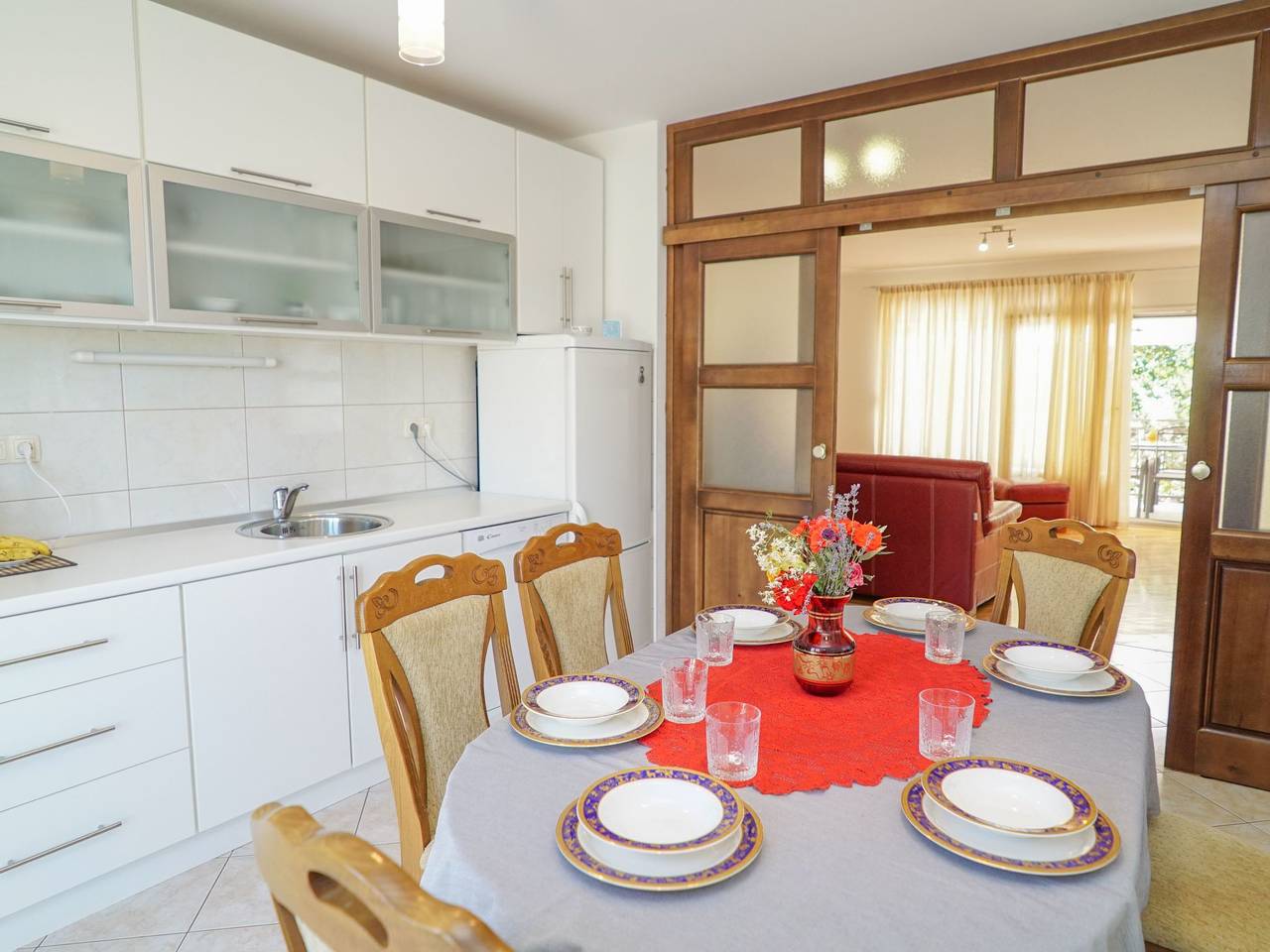 In der Nähe des Meeres und des Sees in Imotski, Makarska Riviera