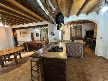 Casa de vacaciones para 20 personas, con piscina, Se admiten mascotas en Sierra Sur de Sevilla