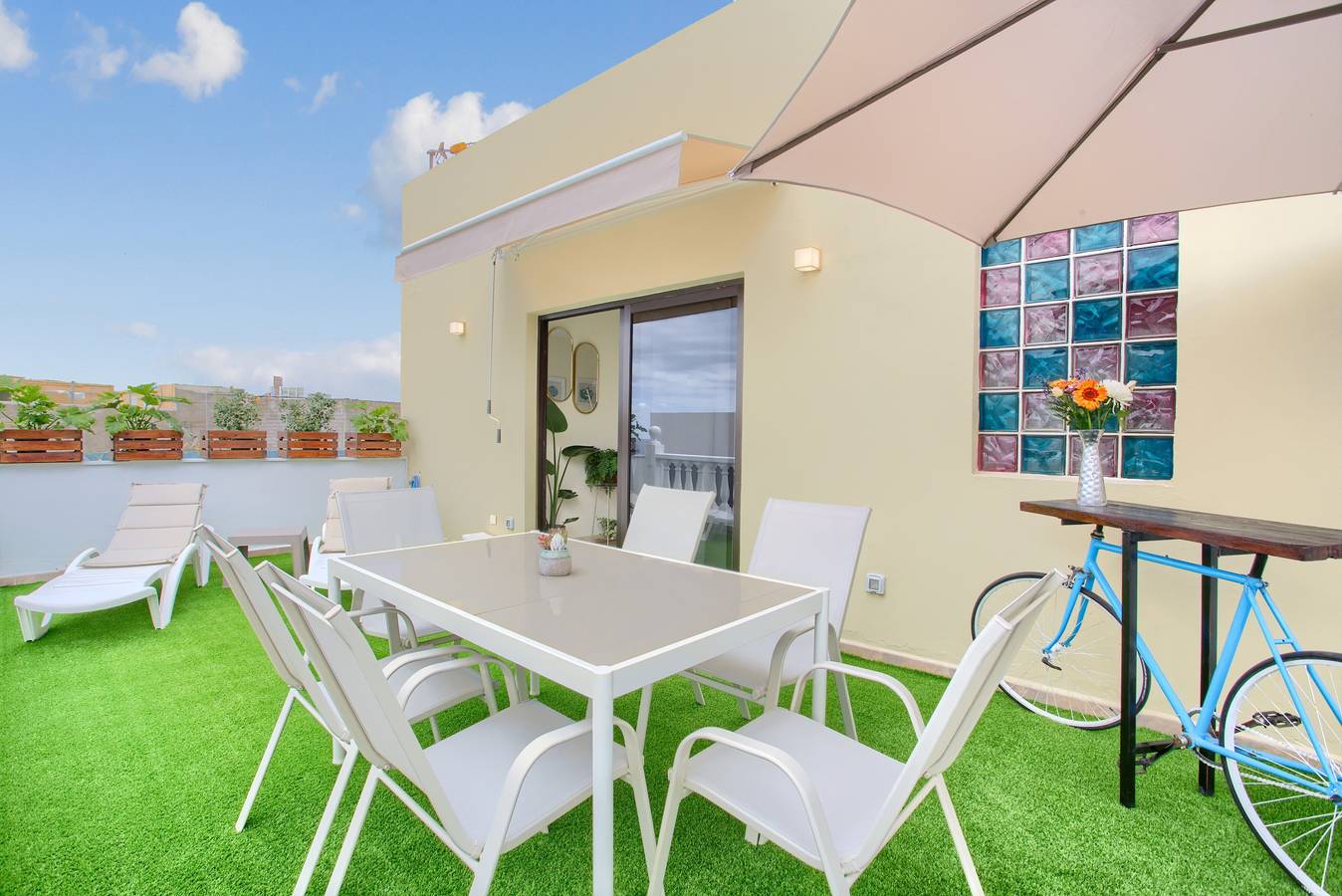 Ganze Wohnung, Ferienwohnung 'Luxury Ático Plaza' mit Bergblick, privater Terrasse und Wlan in Playa San Juan, Guía de Isora