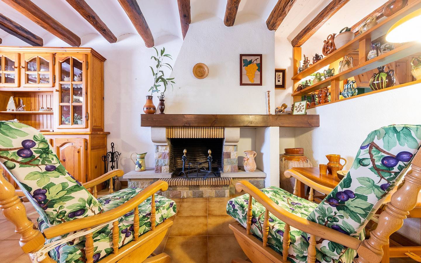 Chalet 'Ca La Rosalia' con vistas a la montaña, piscina privada, jardín y Wi-Fi in El Montmell, Penedes DO