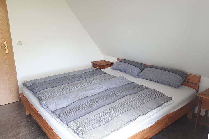 Ganze Wohnung, Ferienwohnung Lerchensteige auf 80m² - Sauna, Bar, 3D-Fernseh, Wii, Ps4 + Vr in Haundorf, Fränkisches Seenland