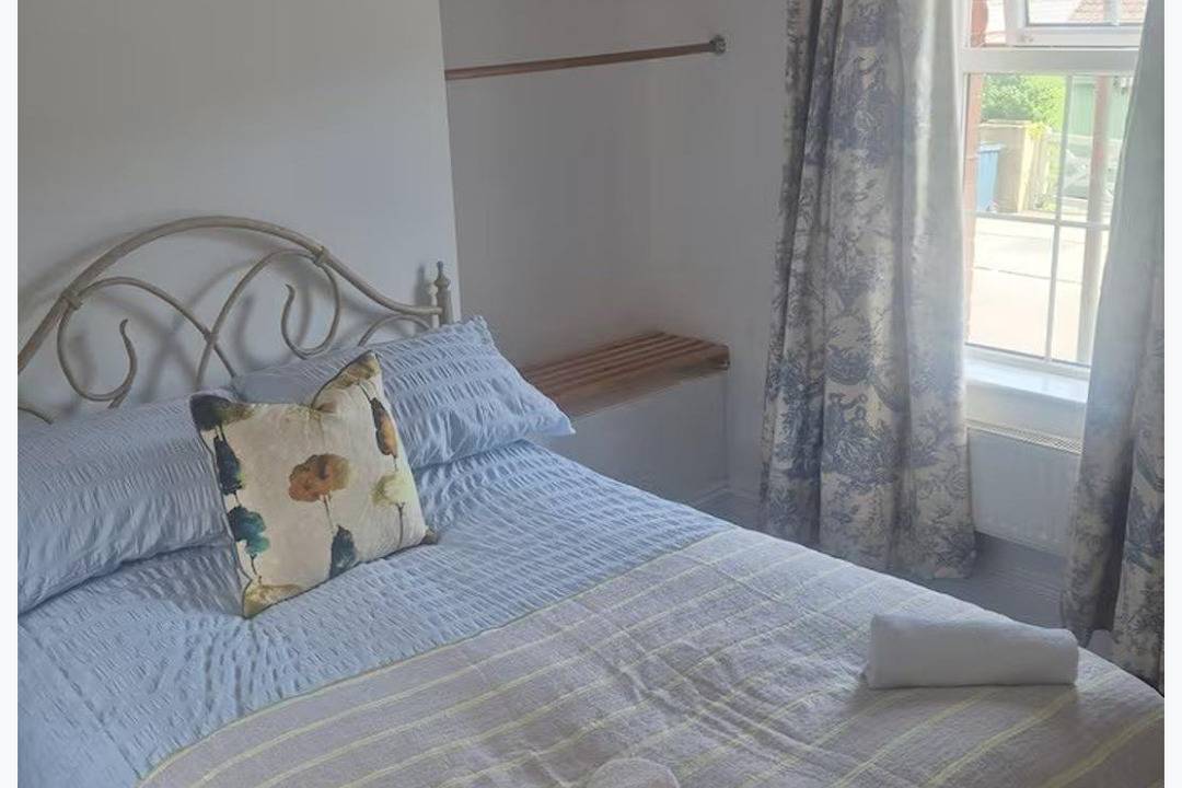 Entire holiday apartment, 1 Bed Georgian Apartment - Garden - Pets Welcome in Shrewsbury, Shropshire