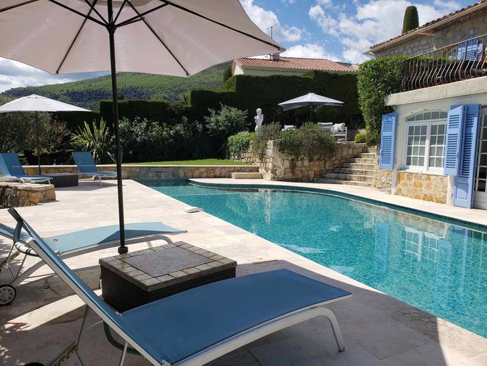 Location de vacances pour 8 personnes, avec balcon ainsi que piscine et jardin, adapté aux familles à Grasse - 2