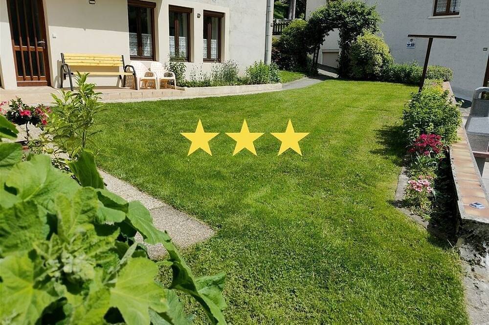 Apartamento entero, Gîte n ° 295 du Haut-Jura con Spa y sauna, clasificado 2 mazorcas de maíz en Gîtes de France in Foncine-le-Haut, Parc naturel régional du Haut-Jura