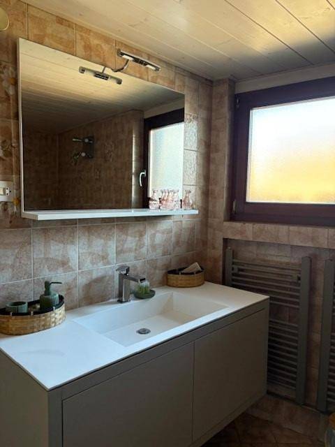 Appartement entier, Schriner Hüss - Locations de vacances avec piscine et parking privé in Beblenheim, Région de Ribeauvillé