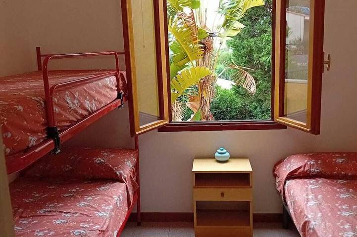 Appartement entier, Vacation home with garden in Torre dei Corsari in Torre dei Corsari, Arbus (Commune)