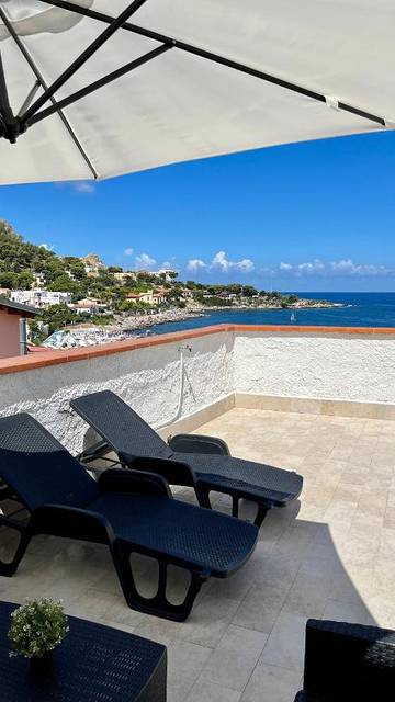 Gîte pour 5 personnes, avec balcon et vue à Sferracavallo