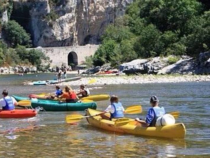 Camping pour 4 personnes, avec bassin pour enfant dans Privas
