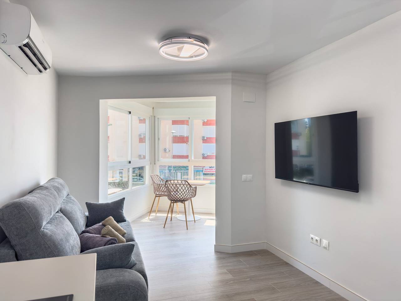 Entire studio, Studio 'Estudio Mediterráneo A124' with Shared Pool, Wi-Fi and Air Conditioning in Torrox Costa, Torrox