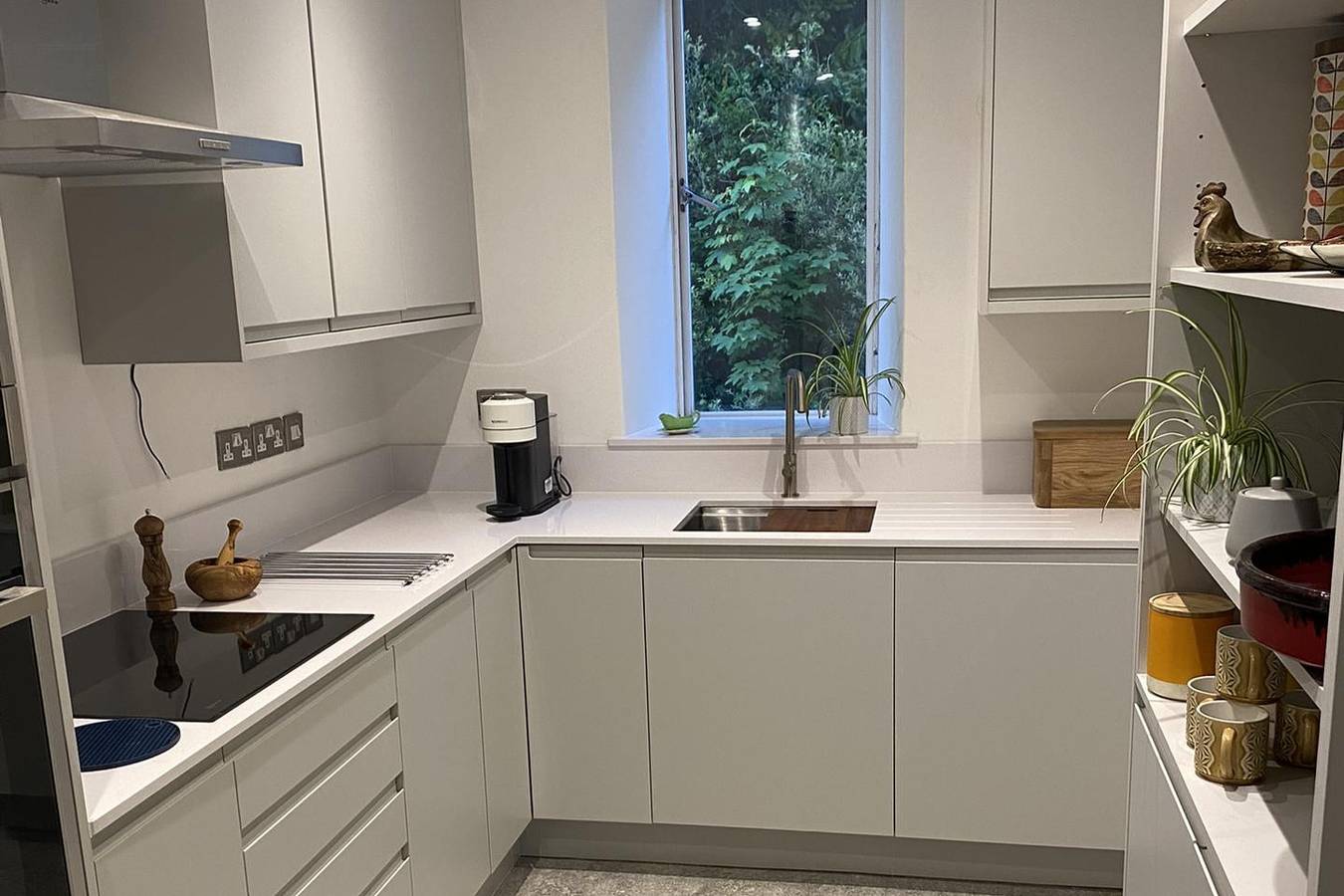 Entire holiday apartment, Seaside 2-Bed,  Sleeps 4, Parking & Pet Friendly in Salcombe, Devon