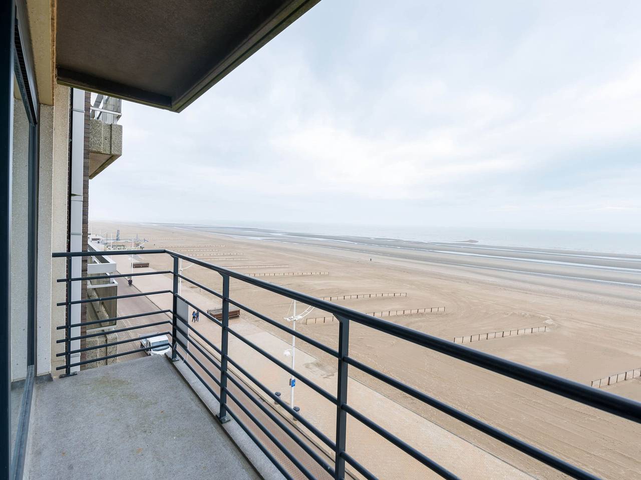 Entire apartment, Apartment in Zeedijk with Sea View in Koksijde-Bad, Koksijde