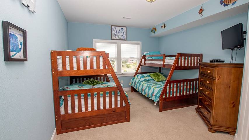 Vacation rental for 24 people, with balcony and hot tub in Rodanthe