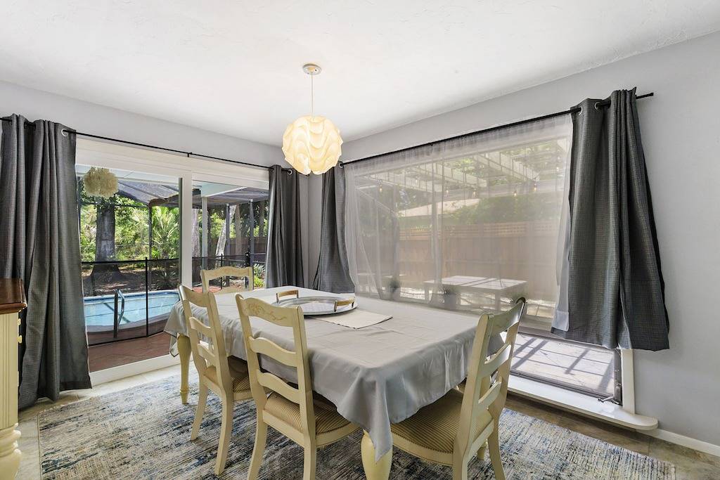 Pool Home, Steps to Secluded Beach Access in Sarasota, Sarasota County