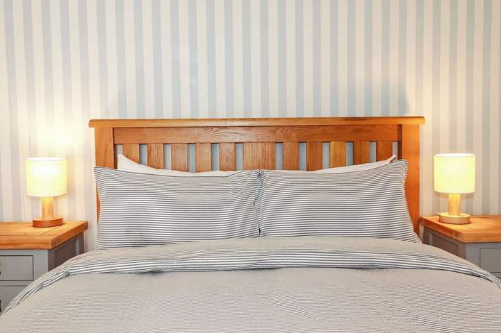 Dolphin Cottage, pet friendly, character holiday cottage in Flushing in Flushing, Cornwall